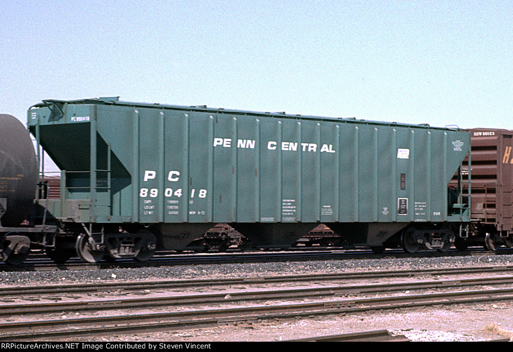 Penn Central covered hopper #890418